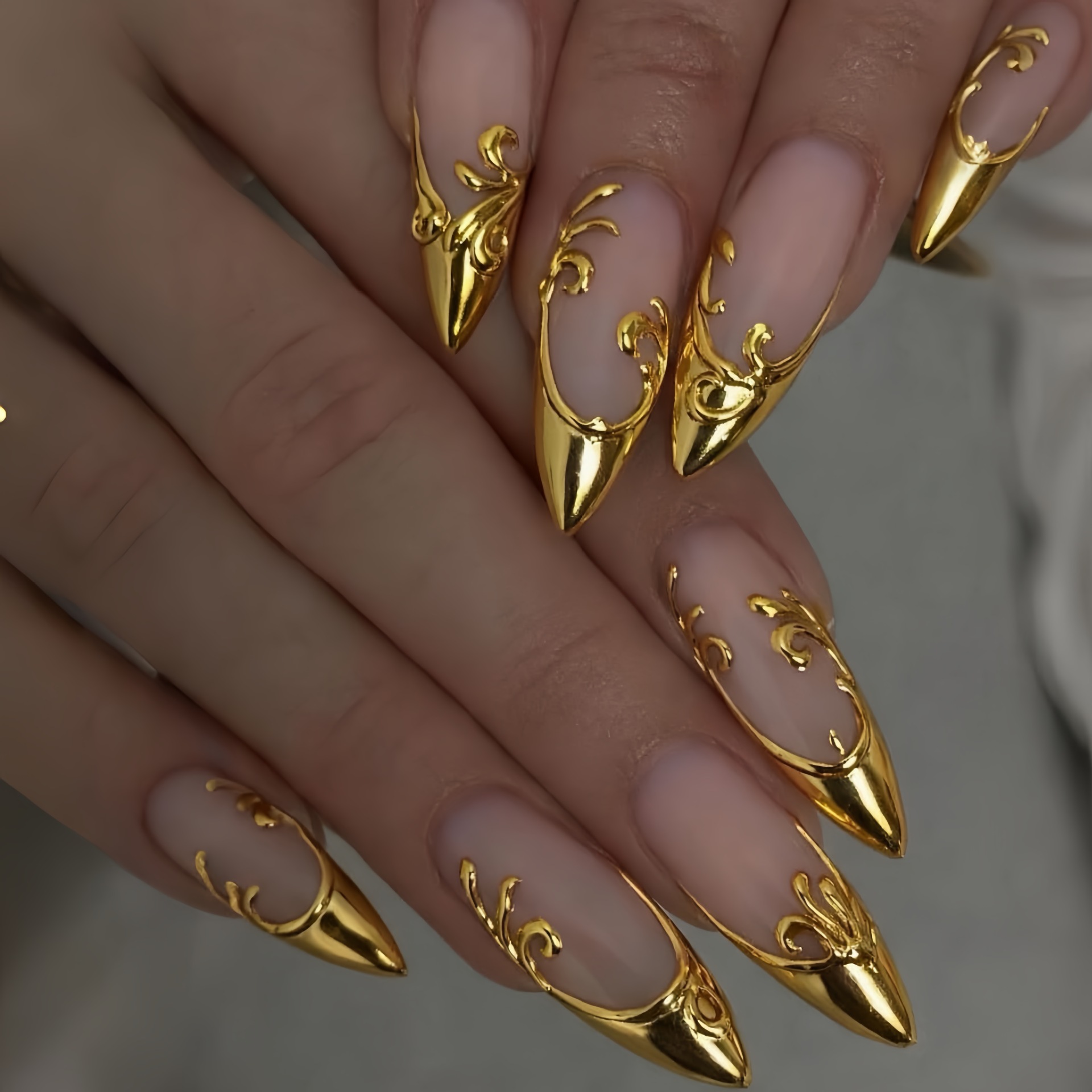 Nail Art Aesthetic - 3D-Kunstnägel für Frauen und Mädchen, golden