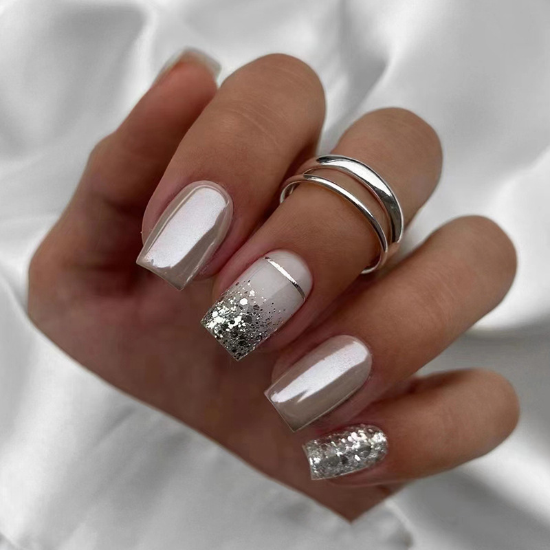 Kurze, quadratische Kunstnägel – Nail Art Aesthetic Bewertung und Preis