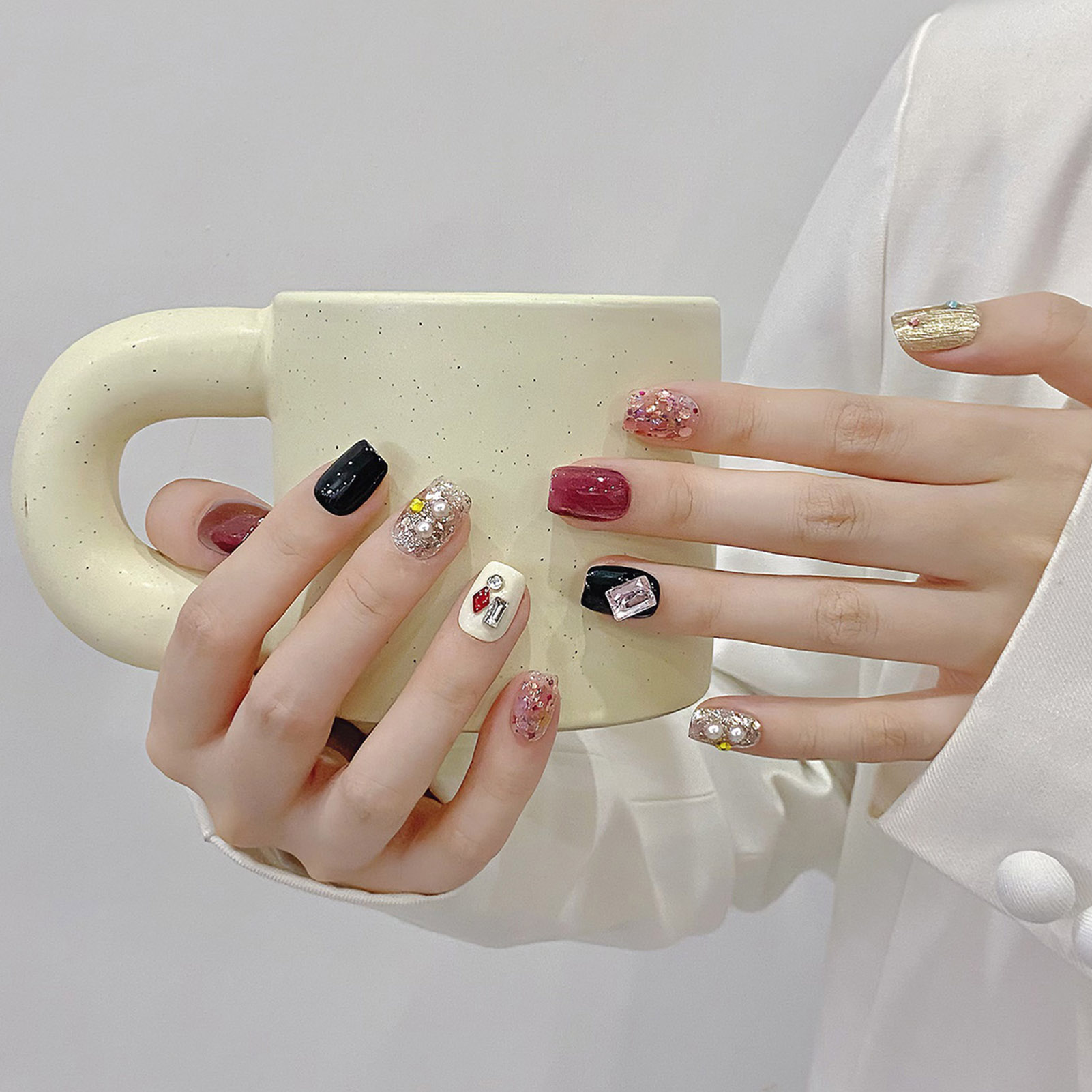 Handgemachte Presse auf Nägeln – Nail Art Aesthetic Bewertung und Preis