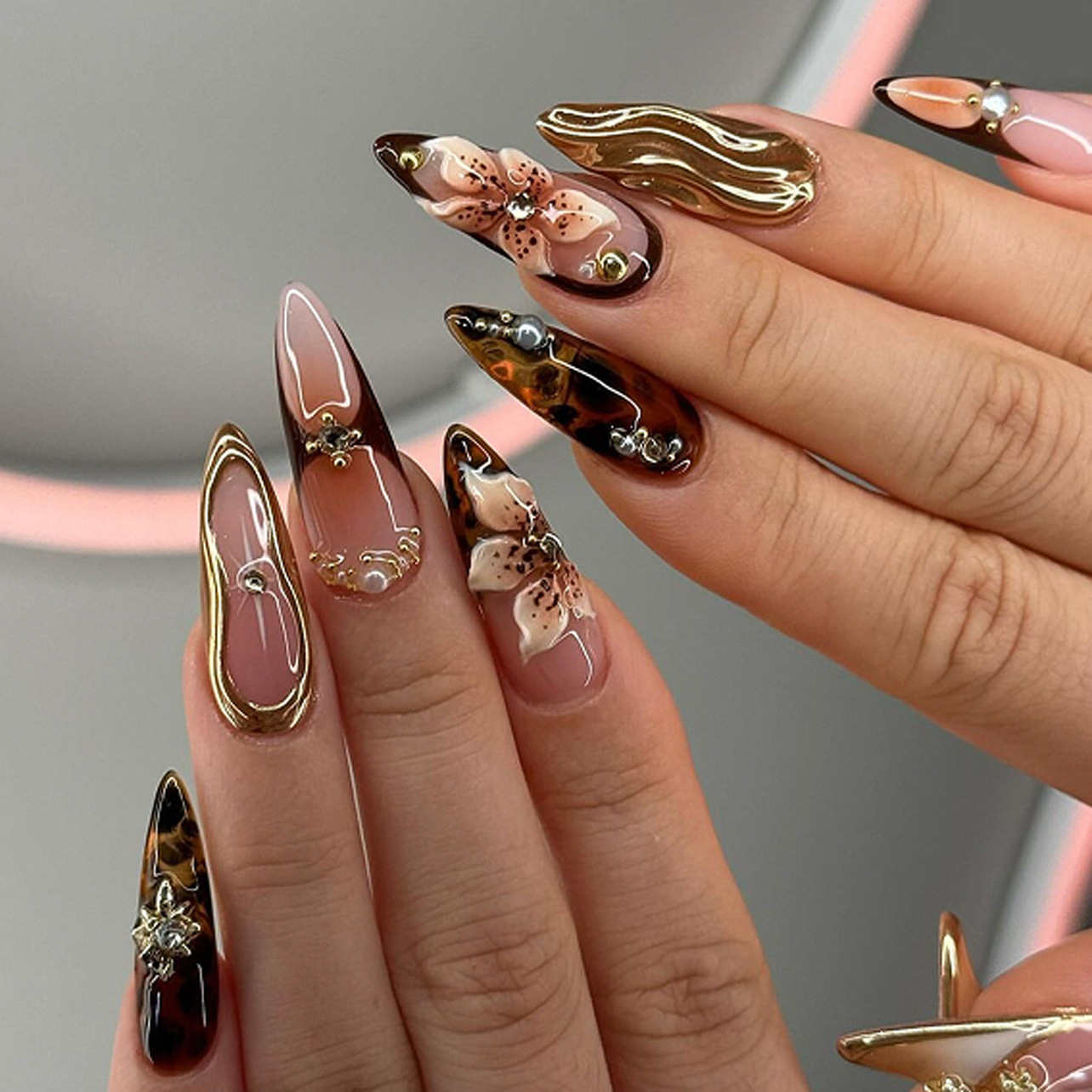 Luxuriöse Maillard Mandel-Pres – Nail Art Aesthetic Bewertung und Preis